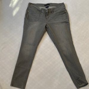 NWOT Levi’s 542 Skinny jean